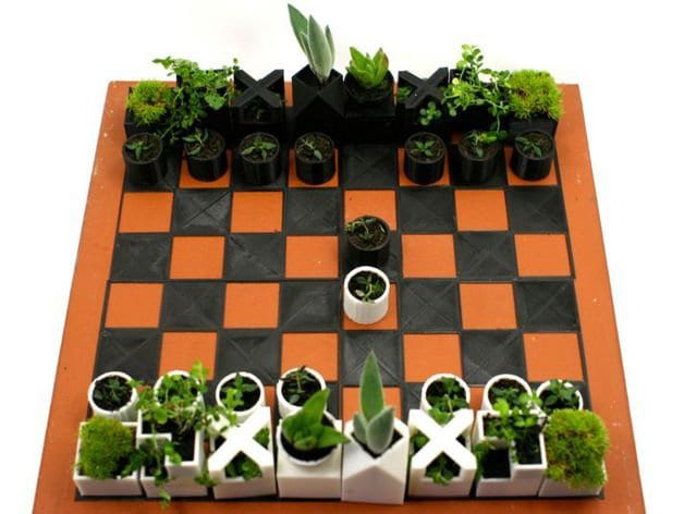 Chess Set Succulents Planter with Compact 4 Piece Board